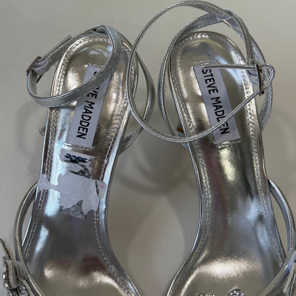 Steve Madden Metallic Silver Flower Embellished Rhinestone Heels Square Sz 8.5 - Picture 3 of 9